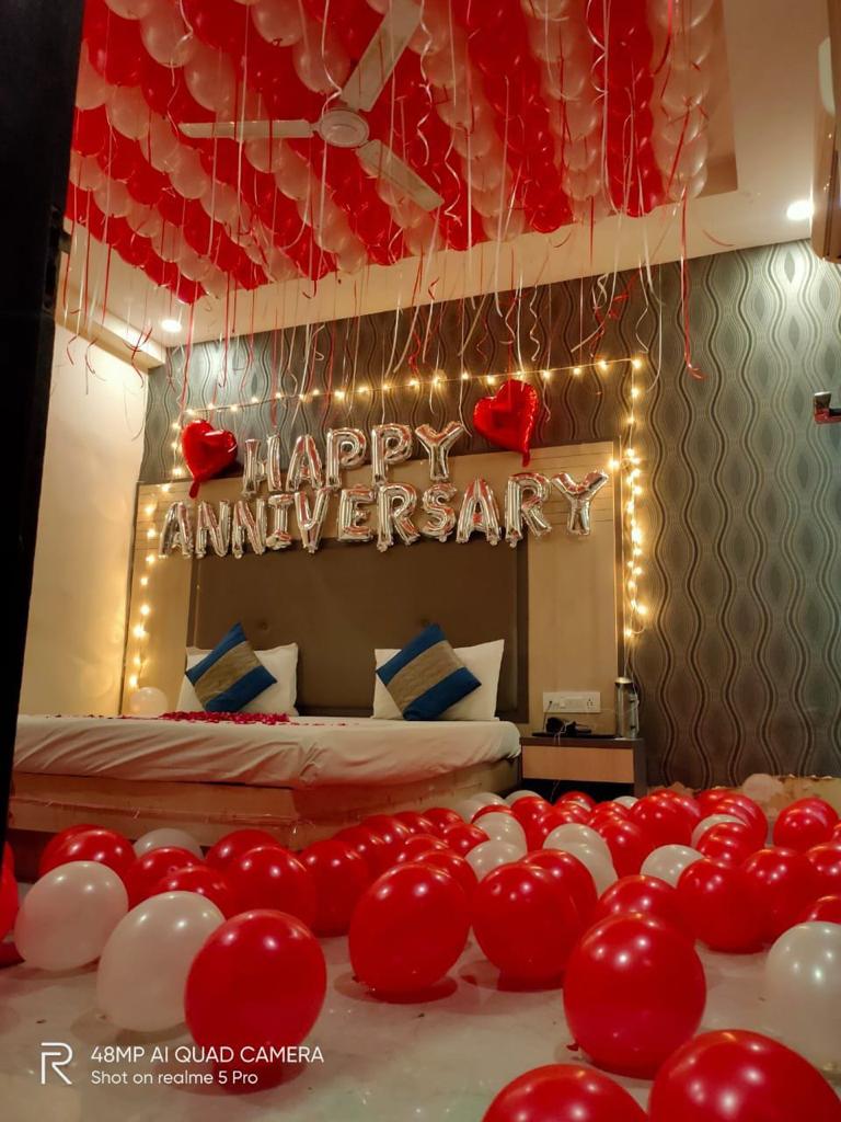 happy anniversary decor