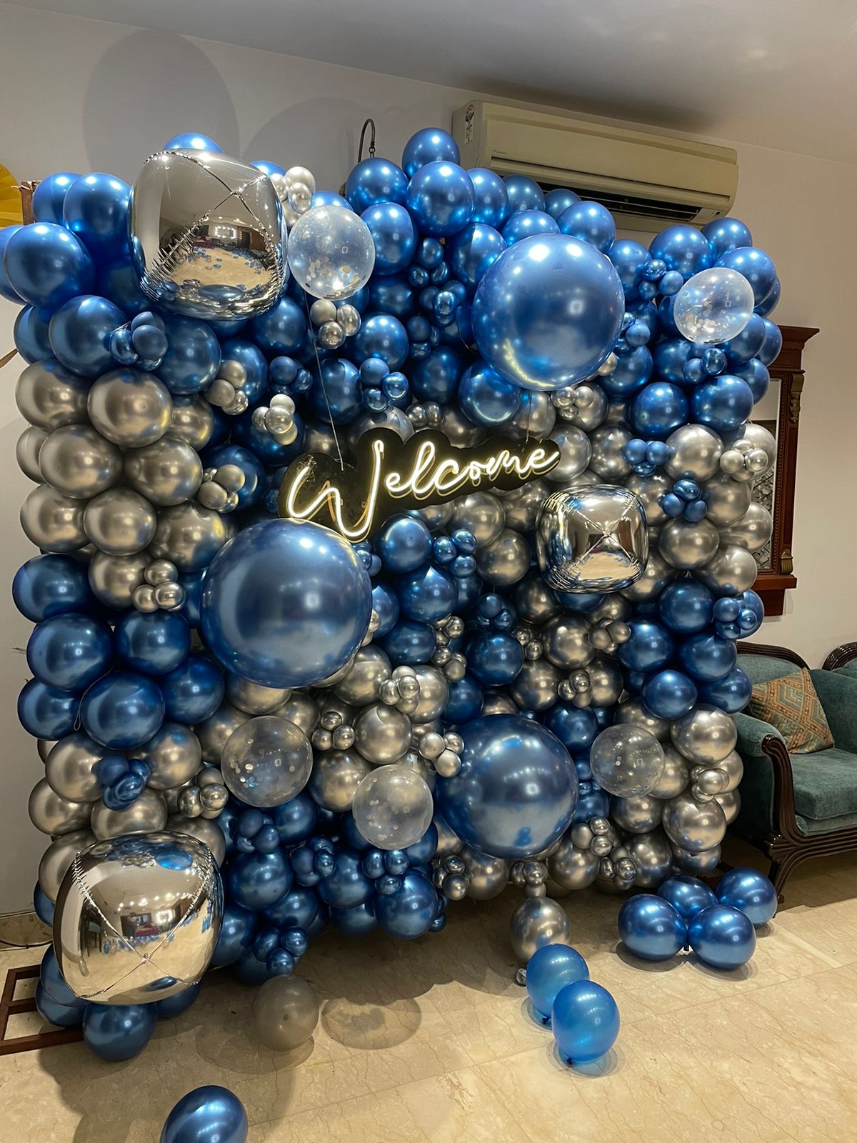 welcome balloon wall decor